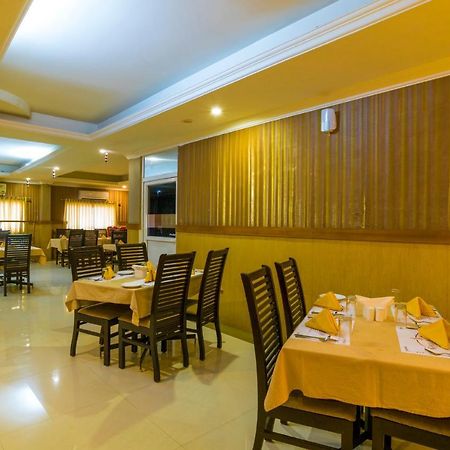 Готель Sree Gokulam Residency Thrissur Екстер'єр фото
