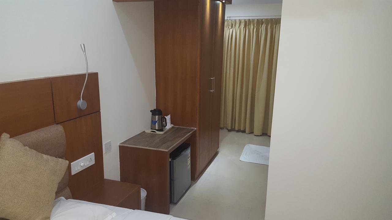 Готель Sree Gokulam Residency Thrissur Екстер'єр фото