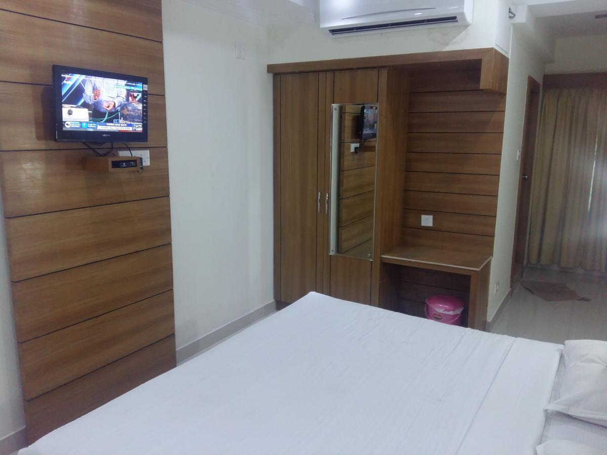 Готель Sree Gokulam Residency Thrissur Екстер'єр фото