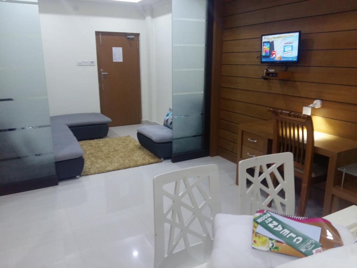 Готель Sree Gokulam Residency Thrissur Екстер'єр фото
