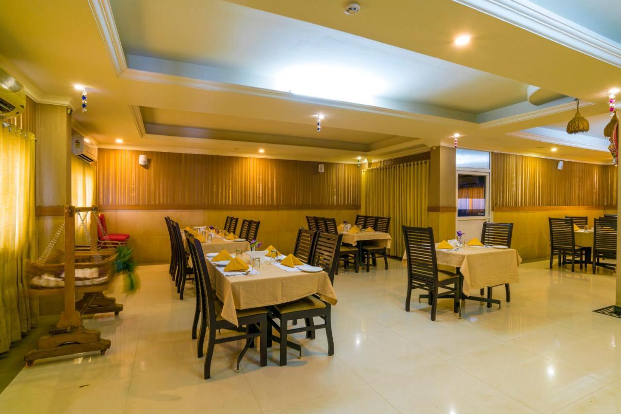 Готель Sree Gokulam Residency Thrissur Екстер'єр фото
