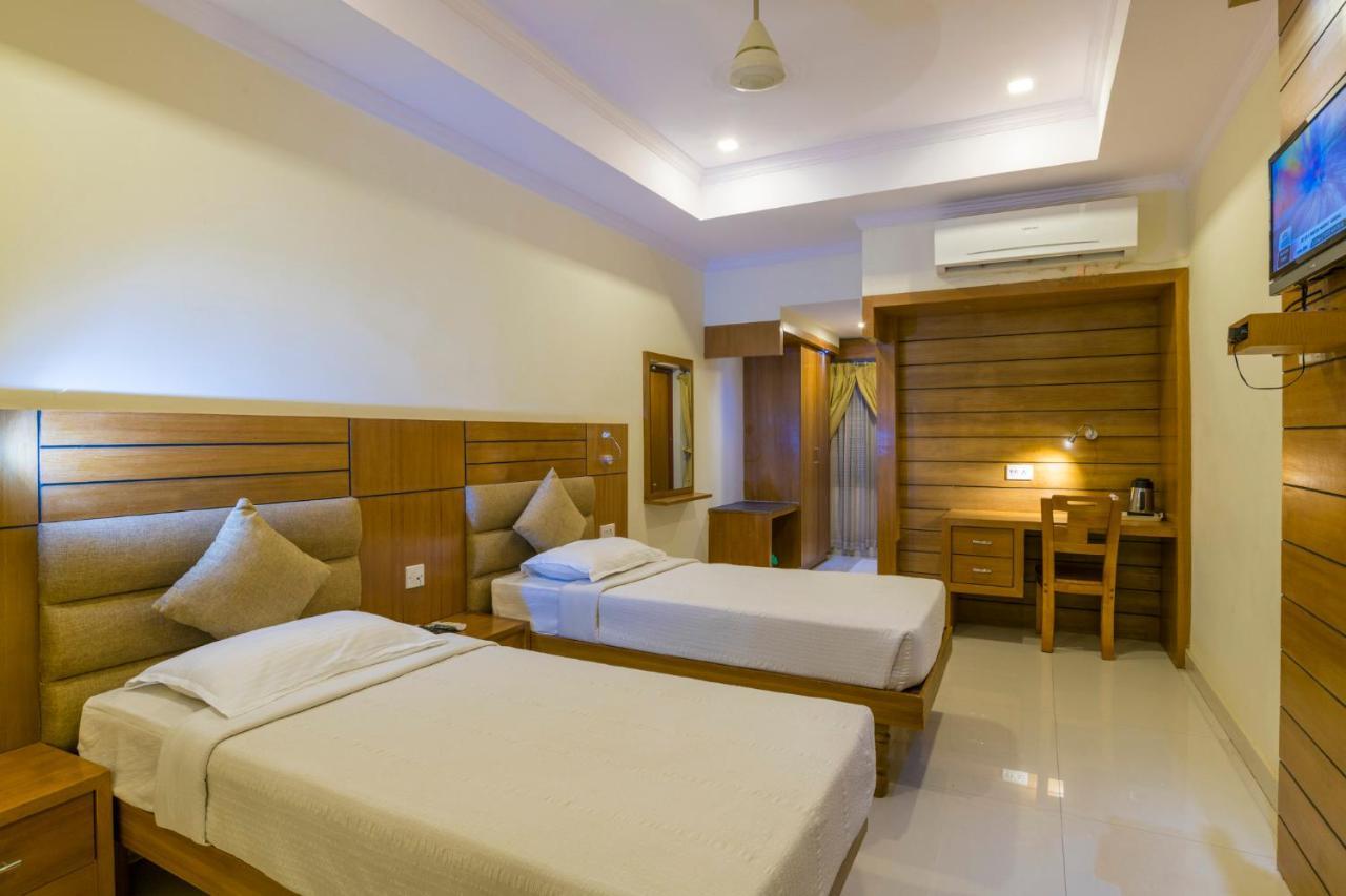 Готель Sree Gokulam Residency Thrissur Екстер'єр фото