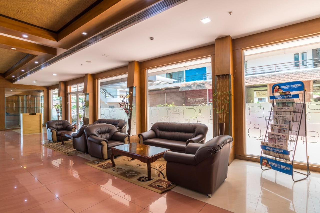 Готель Sree Gokulam Residency Thrissur Екстер'єр фото