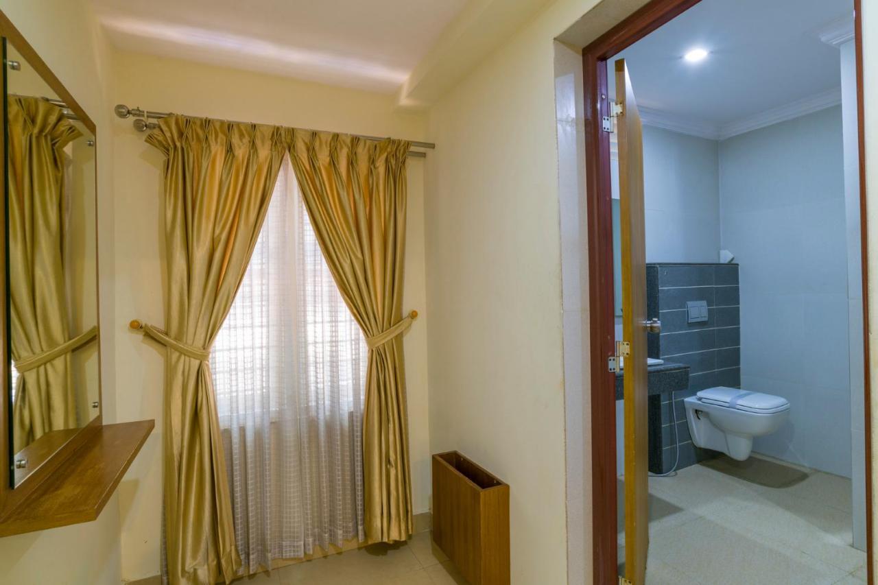 Готель Sree Gokulam Residency Thrissur Екстер'єр фото